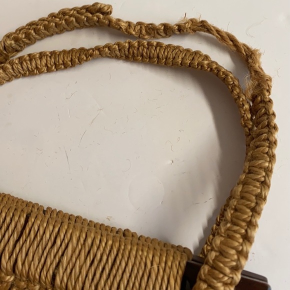 Vtg 70s handmade Boho Raffia bag.Beautiful unique bag.There is damage on strap. - Picture 8 of 10